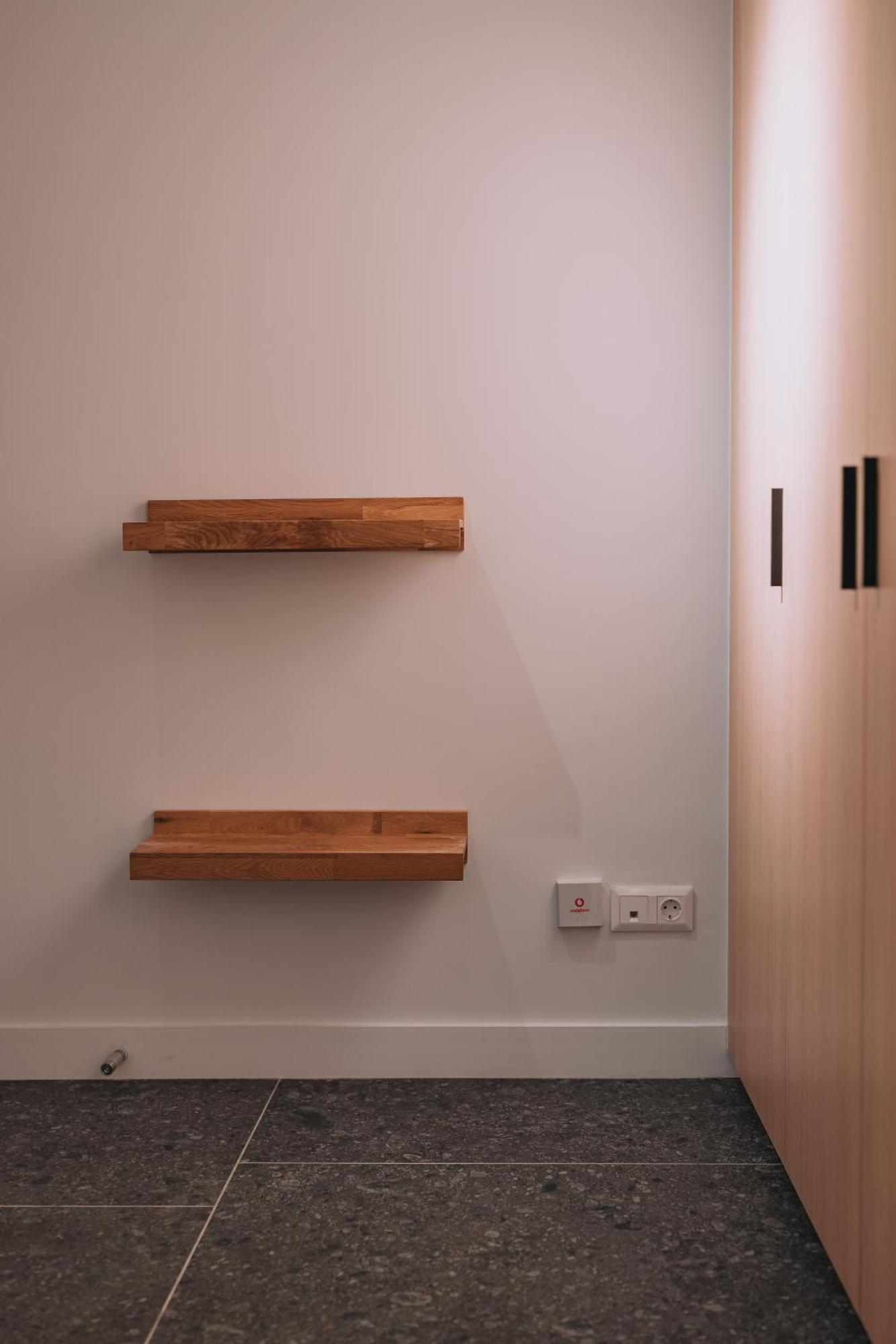 Modern And Cozy With Elegant Decor Apartament